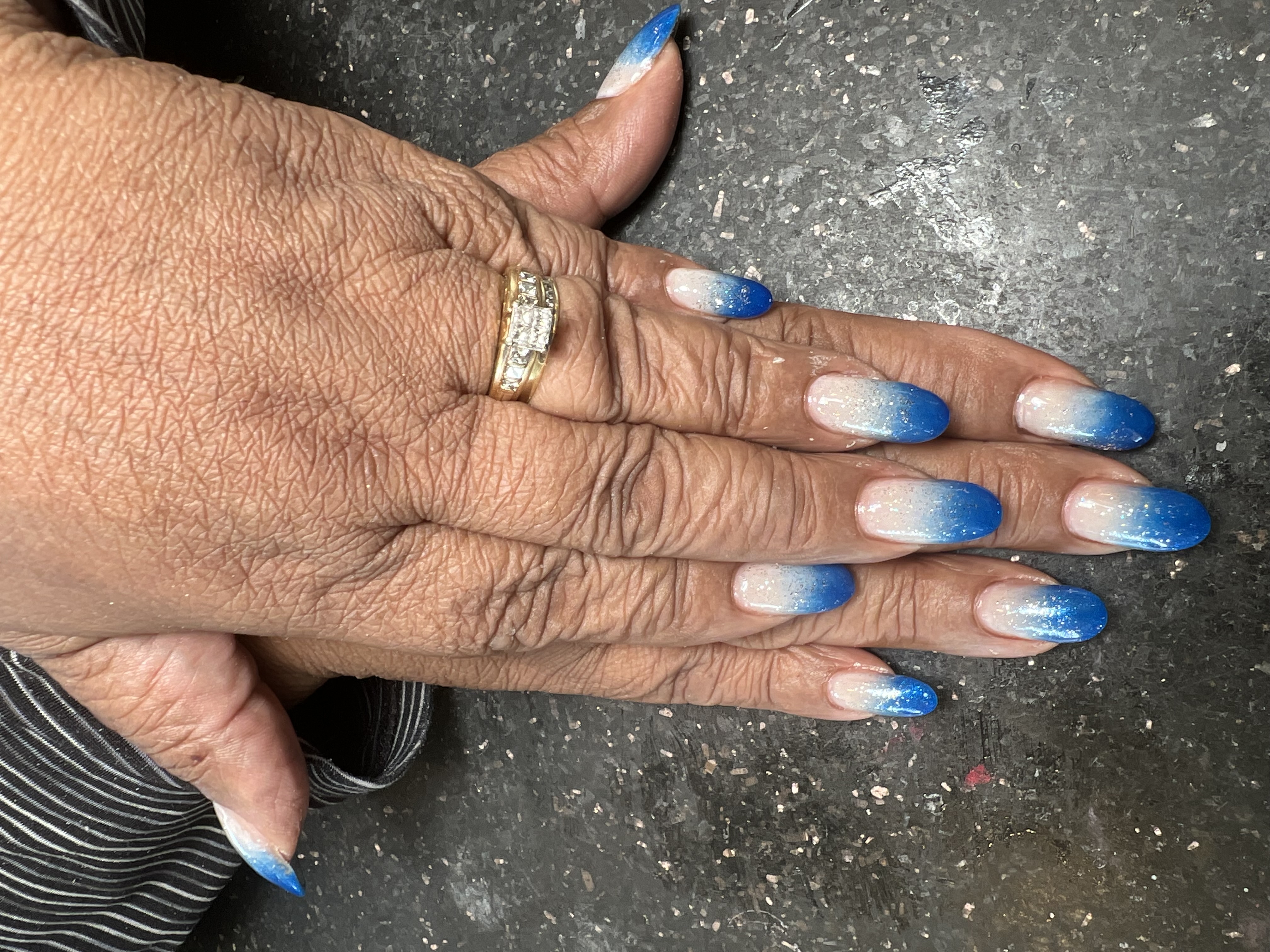 Blue ombre glitter nails